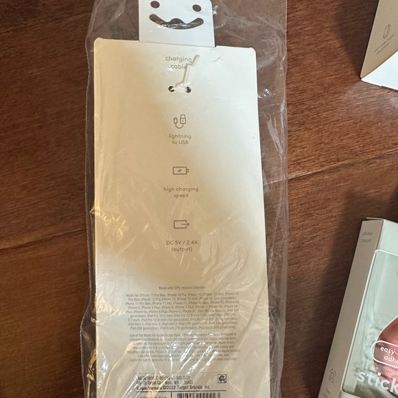 Tech Accessory bundle - Picture 2 of 5